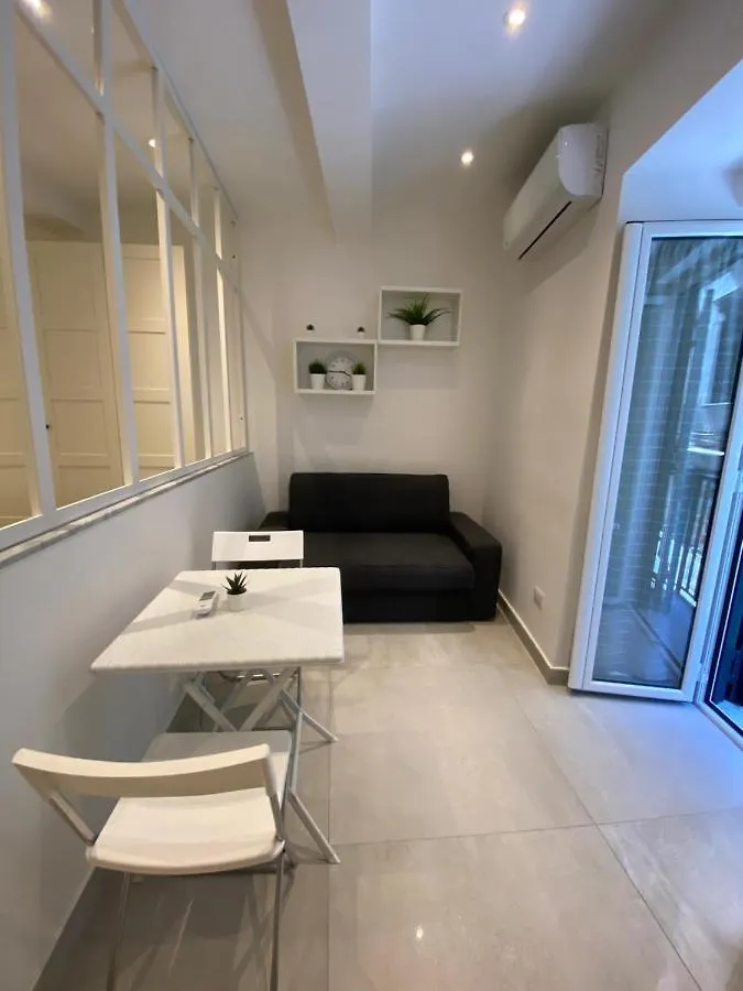 Casa Vacanze Santa Teresella 40 Neapel Lägenhet